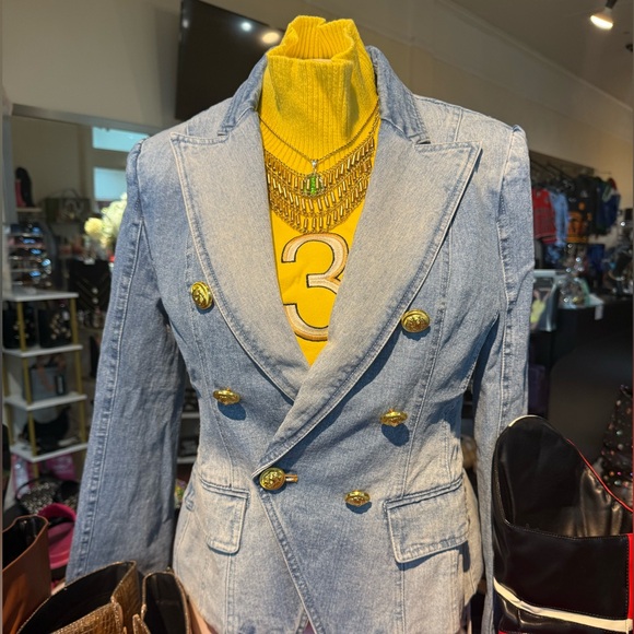 Stylish Women's Light Blue Denim Jacket with Gold Buttons - Picture 2 of 11